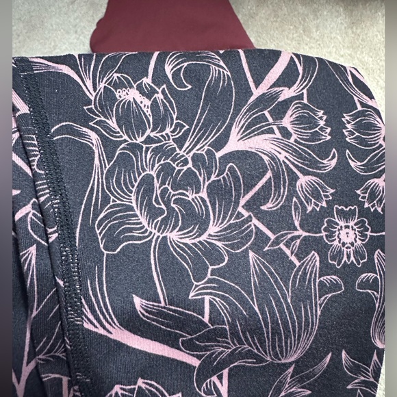 Fabletics leggings - size M - Picture 2 of 6